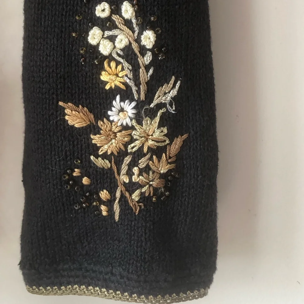 Y2K Tiara International Black Floral Embroidered Cardigan Sweater Medium - Picture 6 of 12